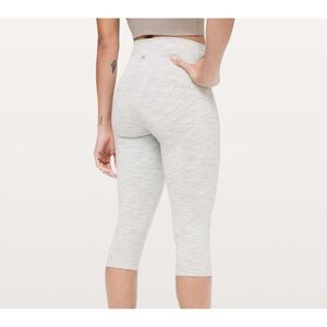 Lululemon Wunder Under High-Rise 1/2 Tight Luxtreme 17" Workout Leggings Size 8